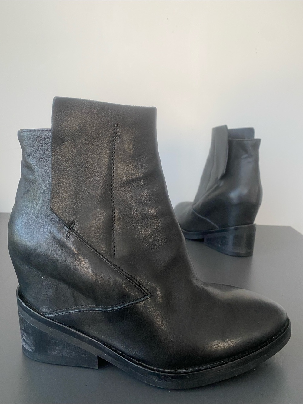 Cinzia Araia Black Leather Ankle Boots sleek bootie Sz 38 (7-7.5)